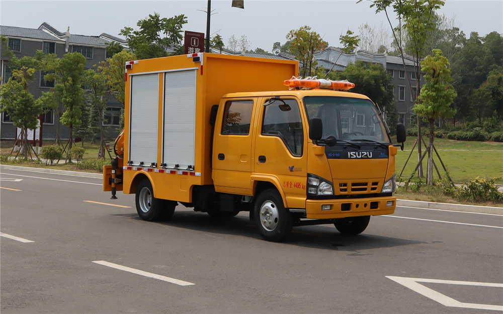 五十铃带吊救险车 (5)